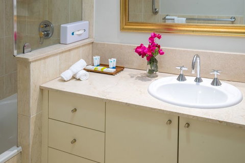 The Lakes Cairns Resort - Accommodation Cooktown 10