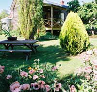 Holyrood House - Accommodation Cooktown