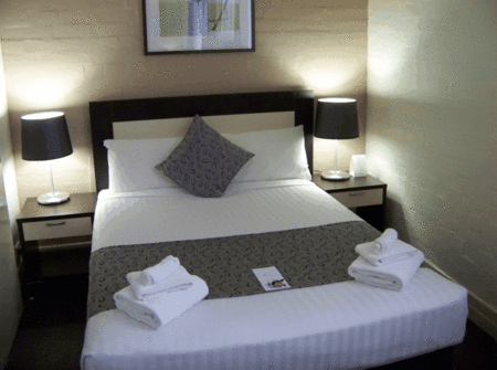 Aarons Hotel - Accommodation Cooktown 1