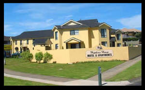 Hopkins House Motel & Apartments - Accommodation Cooktown 1