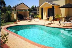 Hopkins House Motel & Apartments - Accommodation Cooktown 0
