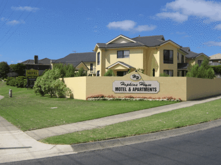 Hopkins House Motel & Apartments - Accommodation Cooktown 3