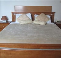 The Plough Hotel - Accommodation Cooktown