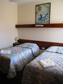 Golden Hills Motel - Accommodation Cooktown 2