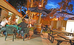 Toddy's Backpackers Resort - Accommodation Cooktown 4