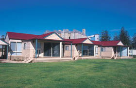 The Mac's Beachfront Villas - Accommodation Cooktown 0