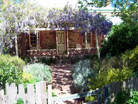 Sea & Vines Cottage - Accommodation Cooktown 0