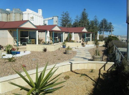 The Mac's Beachfront Villas - Accommodation Cooktown 1