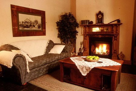 Sea & Vines Cottage - Accommodation Cooktown 3