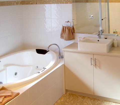 McLaren Ridge 3 - McLaren Ridge Log Cabins - Accommodation Cooktown 1