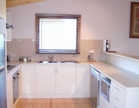 McLaren Ridge 3 - McLaren Ridge Log Cabins - Accommodation Cooktown 2