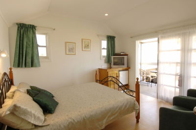 Vue De M Bed And Breakfast - Accommodation Cooktown 1