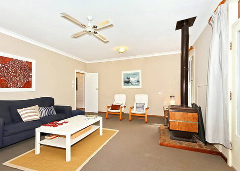 Sea Sand And Scrub Holiday House - Accommodation Cooktown 7