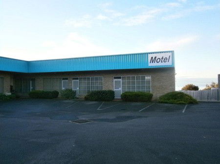 Penguin Holiday Apartments - Accommodation Cooktown 3