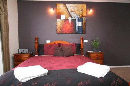 Oakley Place Townhouse - Tasmanian Short Stays - Accommodation Cooktown 4