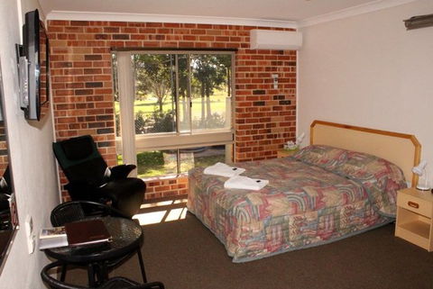 Golf View Motel - Accommodation Cooktown 1