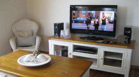 Tranquility Beach House - Accommodation Cooktown 2