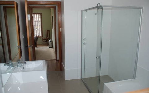 Beachfront House - Accommodation Cooktown 0