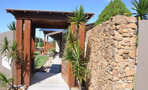 Beachfront House - Accommodation Cooktown 2