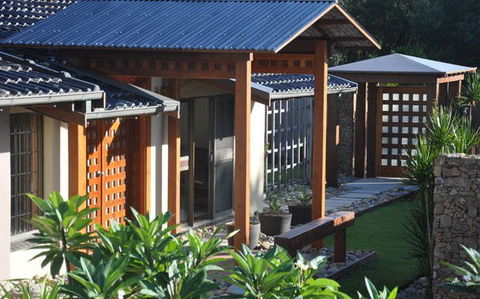 Beachfront House - Accommodation Cooktown 3