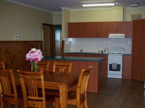 Riverland Holiday Cottage - Accommodation Cooktown 0