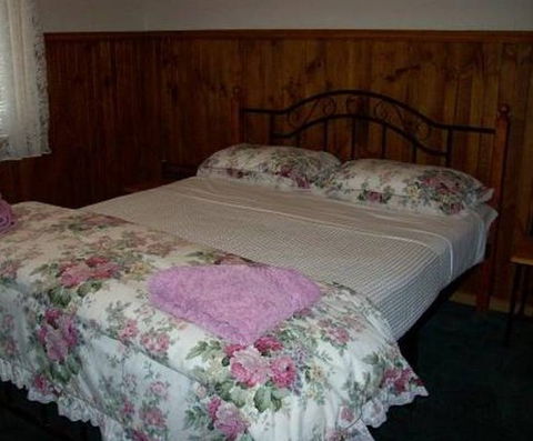 Riverland Holiday Cottage - Accommodation Cooktown 3