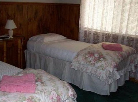 Riverland Holiday Cottage - Accommodation Cooktown 4