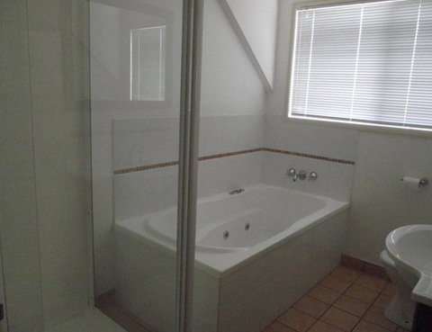 Aliana - Holiday Home - Accommodation Cooktown 6