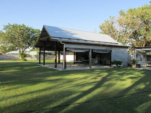 Barcaldine Tourist Park - Accommodation Cooktown 2