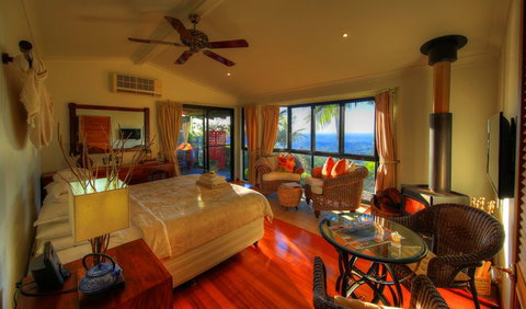 At Remingtons B & B - Accommodation Cooktown 6