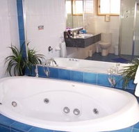 Bateau Bay Beachfront Luxury Accomodation - Accommodation Cooktown