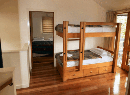 King Parrot Holiday Cottages - Accommodation Cooktown 4