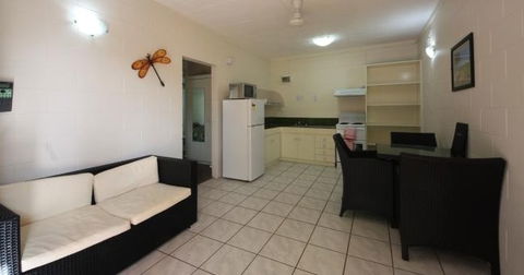 Coconut Grove Holiday Apartments - Accommodation Cooktown 5
