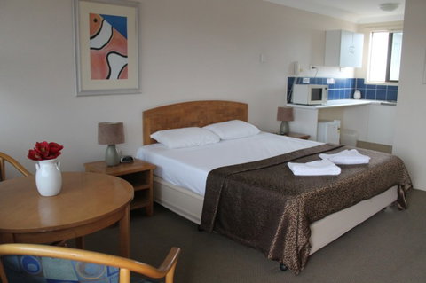 A' Montego Mermaid Beach Motel - Accommodation Cooktown 1