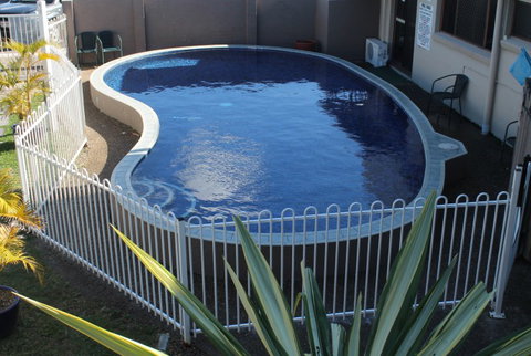 A' Montego Mermaid Beach Motel - Accommodation Cooktown 2