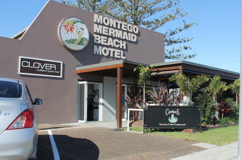 A' Montego Mermaid Beach Motel - Accommodation Cooktown 5