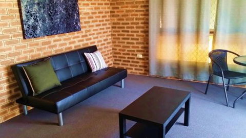 Jackaroo Apartments - Accommodation Cooktown 2