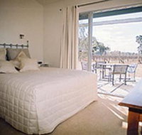 Tinnies At Back Creek Vineyard - Accommodation Cooktown