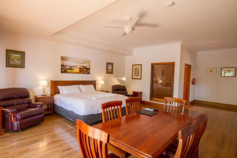 JV Jones Pty Ltd - Accommodation Cooktown 1