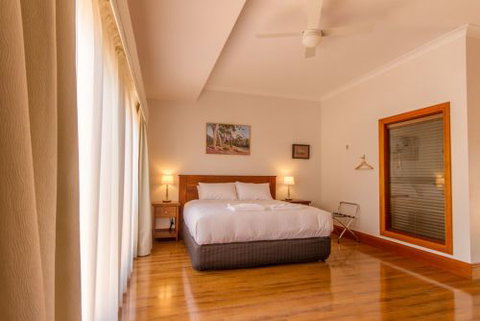 JV Jones Pty Ltd - Accommodation Cooktown 2
