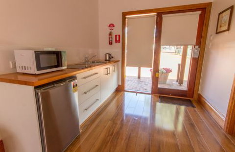JV Jones Pty Ltd - Accommodation Cooktown 4