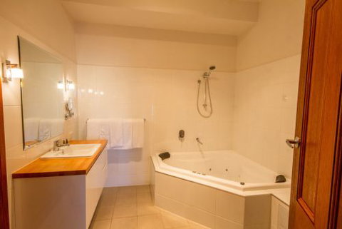 JV Jones Pty Ltd - Accommodation Cooktown 5