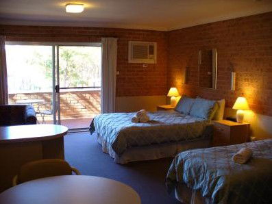 Huskisson Beach Motel - Accommodation Cooktown 1