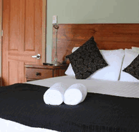 Tullah Lakeside Chalets - Accommodation Cooktown
