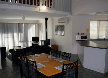 Bayside Villas - Accommodation Cooktown 2
