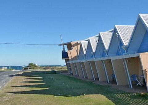 Windsurfer Beach Chalets - Accommodation Cooktown 0