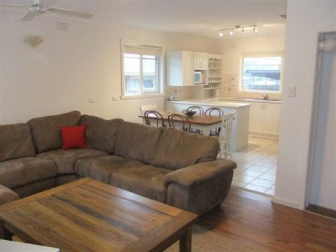 Rosebud Beach House On Kennington - Accommodation Cooktown 0