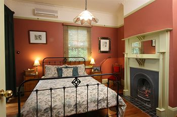 Moments Mountain Retreat - Accommodation Cooktown 3