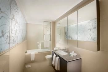 Art Series - The Olsen - Accommodation Cooktown 49