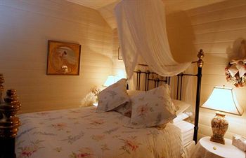 Valley Ranges Getaways - Accommodation Cooktown 0